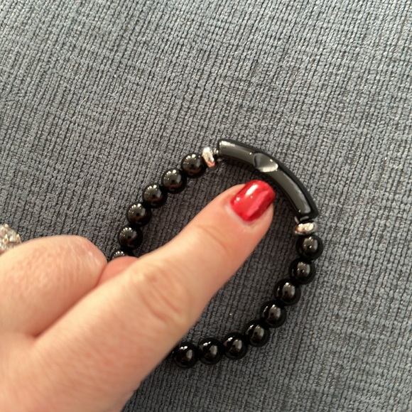 Black stretchy bracelet - Picture 3 of 3